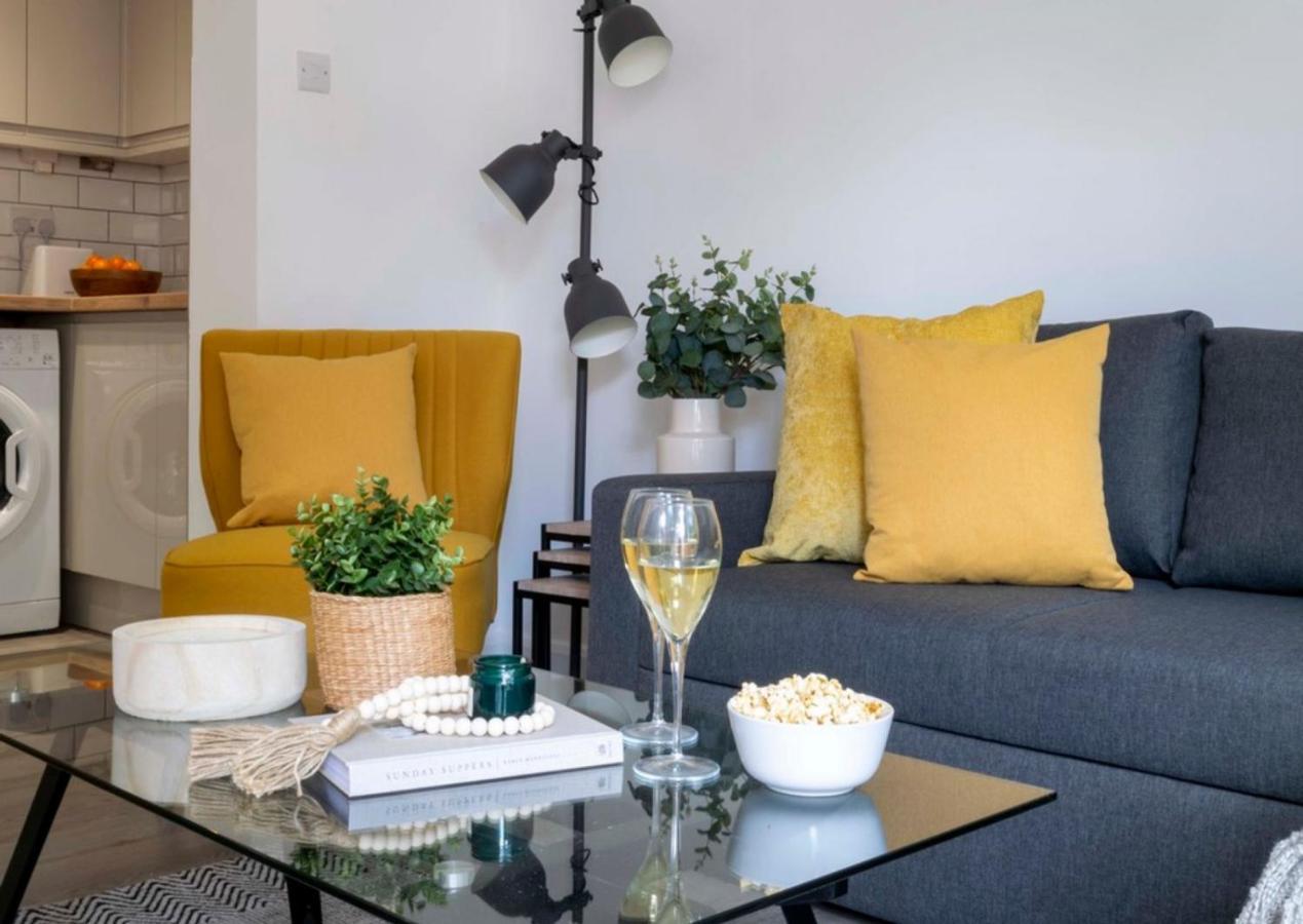 The White House Flat By Select Sa Lejlighed Reading Eksteriør billede